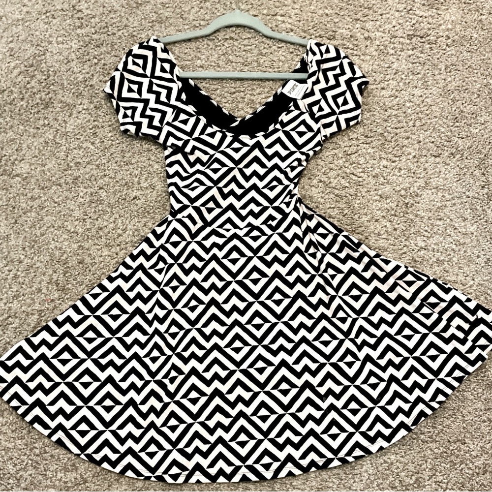 Victoria’s Secret PINK cutout back dress, small